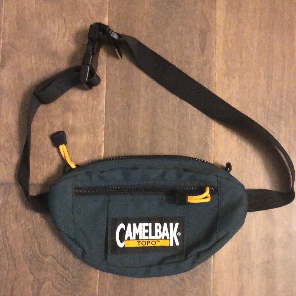 Camelback Fanny waist pack hip pack. Child or small adult green gold